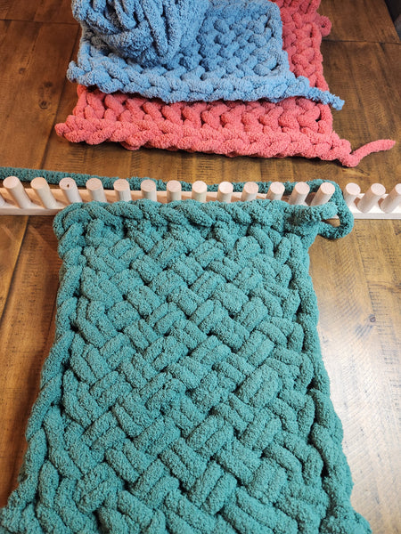 Crisscross pattern for chunky blankets