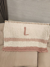 Load image into Gallery viewer, 46" KIT - #7 Chunky Blanket Loomâ„¢  - 30 Pegs - 4 Skeins of yarn - Beginner Level