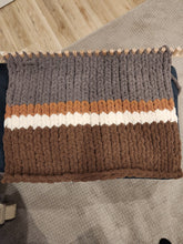 Load image into Gallery viewer, Chunky Blanket Loom - Standard Size - NO EXPERIENCE - Online Video Tutorials
