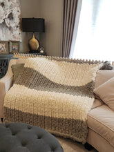Load image into Gallery viewer, Jumbo Blanket #8 Loom 36" - for Jumbo #8 Yarn - NO EXPERIENCE - Video Instructions Included