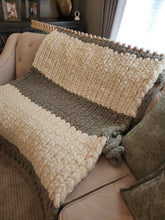 Load image into Gallery viewer, Jumbo Blanket #8 Loom 36" - for Jumbo #8 Yarn - NO EXPERIENCE - Video Instructions Included