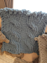 Load image into Gallery viewer, Over 100 Video Tutorials (LOOM NOT INCLUDED) - How to use Chunky Blanket Loom and Stitch Patterns