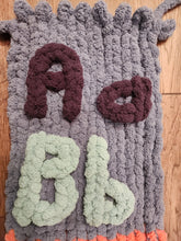 Load image into Gallery viewer, Over 100 Video Tutorials (LOOM NOT INCLUDED) - How to use Chunky Blanket Loom and Stitch Patterns