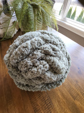 Load image into Gallery viewer, Jumbo KIT #8 Blanket Loom 36" includes 6 skeins of #8 Jumbo Yarn