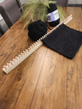 Load image into Gallery viewer, Skinny Blanket Loom for 1cm-3/8" thick yarn