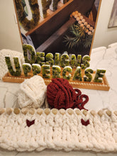 Load image into Gallery viewer, Chunky Yarn Patterns