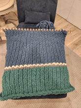 Load image into Gallery viewer, Chunky Blanket Loom