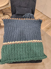 Load image into Gallery viewer, Chunky Blanket Loom