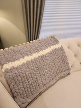 Load image into Gallery viewer, Jumbo Blanket Loom and grey blanket