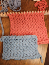 Load image into Gallery viewer, Chunky Knit Patterns