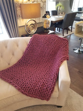 Load image into Gallery viewer, Chunky Blanket Loom - Standard Size - Beginner Level - Online Tutorials
