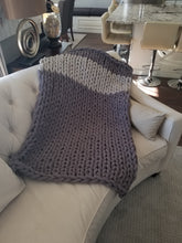 Load image into Gallery viewer, Chunky Blanket Loom - Standard Size - Beginner Level - Online Tutorials
