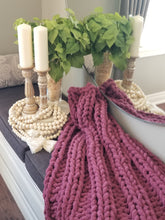 Load image into Gallery viewer, Chunky Yarn Patterns

