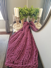 Load image into Gallery viewer, Chunky Blanket Cable Stitch
