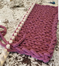 Load image into Gallery viewer, hand knitting
