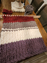 Load image into Gallery viewer, Chunky Blanket Loom - Standard Size - Beginner Level - Online Tutorials
