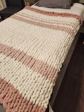 Load image into Gallery viewer, Chunky Blanket Loom - Standard Size - Beginner Level - Online Tutorials
