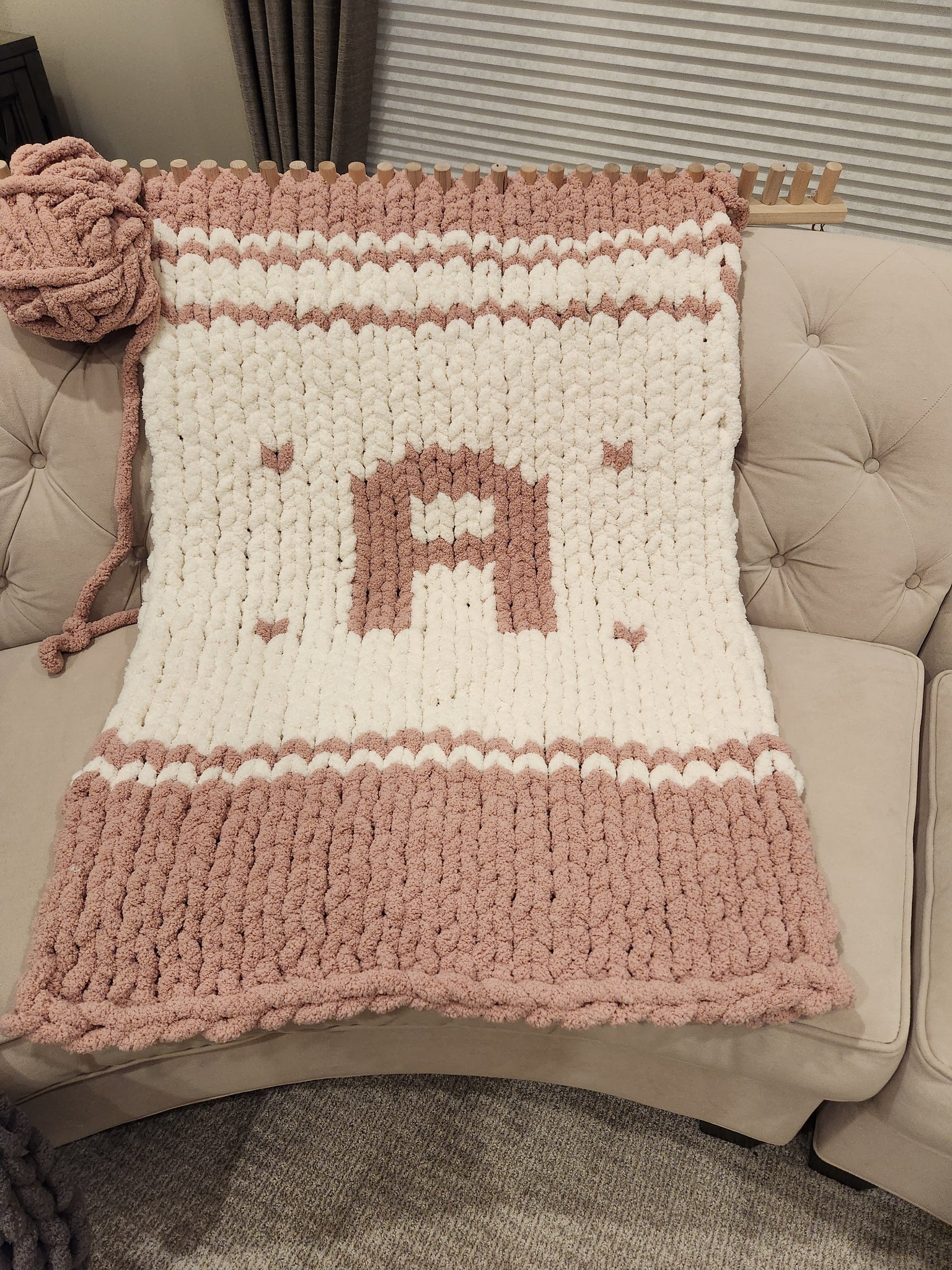 Initials and Number Graphs for Chunky Blankets – Uppercase Designs