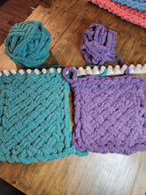 Load image into Gallery viewer, Chunky Blanket Loom - Standard Size - Beginner Level - Online Tutorials
