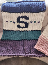 Load image into Gallery viewer, Chunky Blanket with Initial
