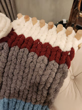 Load image into Gallery viewer, 10 Peg Sammy Bear Chunky Blanket Loom - Make scarves, car seat blankets and more
