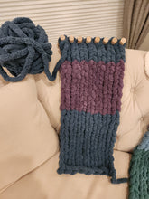 Load image into Gallery viewer, 10 Peg Sammy Bear Chunky Blanket Loom - Make scarves, car seat blankets and more
