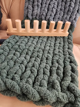 Load image into Gallery viewer, 10 Peg Sammy Bear Chunky Blanket Loom - Make scarves, car seat blankets and more

