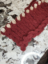 Load image into Gallery viewer, 10 Peg Sammy Bear Chunky Blanket Loom - Make scarves, car seat blankets and more
