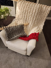 Load image into Gallery viewer, Jumbo Blanket Loom 36&quot; - for Jumbo #8 Yarn - NO EXPERIENCE - Video Tutorials Included
