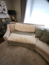 Load image into Gallery viewer, Jumbo Blanket Loom 36&quot; - for Jumbo #8 Yarn - NO EXPERIENCE - Video Tutorials Included

