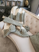 Load image into Gallery viewer, Jumbo Blanket Loom 36&quot; - for Jumbo #8 Yarn - NO EXPERIENCE - Video Tutorials Included
