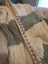 Load image into Gallery viewer, Jumbo Blanket Loom for Jumbo #8 Yarn | Extendable to 96"
