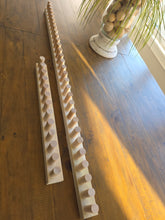 Load image into Gallery viewer, 63" - #7 Chunky Blanket Loom™ - For 2cm-3/4" thick yarn
