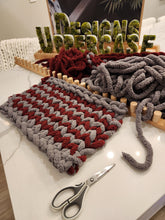 Load image into Gallery viewer, Chunky Blanket Loom - Standard Size - Beginner Level - Online Tutorials
