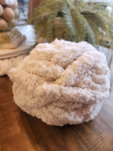 Load image into Gallery viewer, Jumbo #8 Yarn in Oatmeal off white
