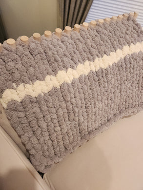 Jumbo Blanket Loom and Yarn