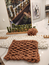 Load image into Gallery viewer, Chunky Blanket Loom - Standard Size - Beginner Level - Online Tutorials
