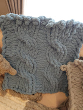 Load image into Gallery viewer, loom knitting course
