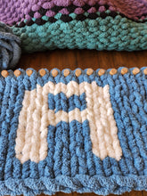 Load image into Gallery viewer, Extendable Chunky Blanket Loom™ for Jumbo #7 Yarn | 100+ Lifetime Tutorial Videos (E)
