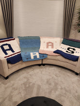 Load image into Gallery viewer, Extendable Chunky Blanket Loom™ for Jumbo #7 Yarn | 100+ Lifetime Tutorial Videos (E)
