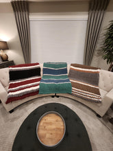 Load image into Gallery viewer, Extendable Chunky Blanket Loom™ for Jumbo #7 Yarn | 100+ Lifetime Tutorial Videos (E)
