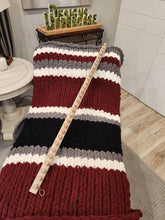 Load image into Gallery viewer, Chunky Blanket Loom Kit 45" - Includes Bernat Big Yarn &amp; Video Tutorials - Extendable (E)
