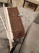 Load image into Gallery viewer, Extendable Chunky Blanket Loom™ for Jumbo #7 Yarn | 100+ Lifetime Tutorial Videos (E)
