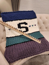 Load image into Gallery viewer, Extendable Chunky Blanket Loom™ for Jumbo #7 Yarn | 100+ Lifetime Tutorial Videos (E)
