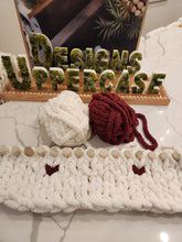Load image into Gallery viewer, 63" Kit - Chunky Blanket Loom with 6 skeins of yarn (E)
