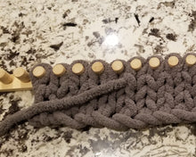 Load image into Gallery viewer, Chunky Blanket Loom - The &quot;Extreme&quot; Chunky Blanket Loom - Make Chunky Blankets Up to King Size - Uppercase Designs in Wood - 1-888-860-7735
